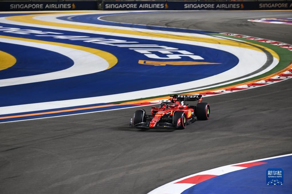 f1新加坡大奖赛塞恩斯夺杆位