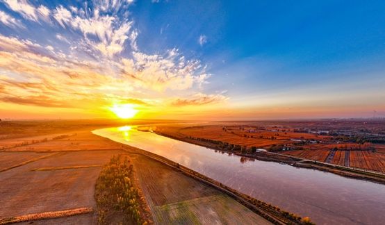 准格尔旗初冬的黄河依然如诗如画