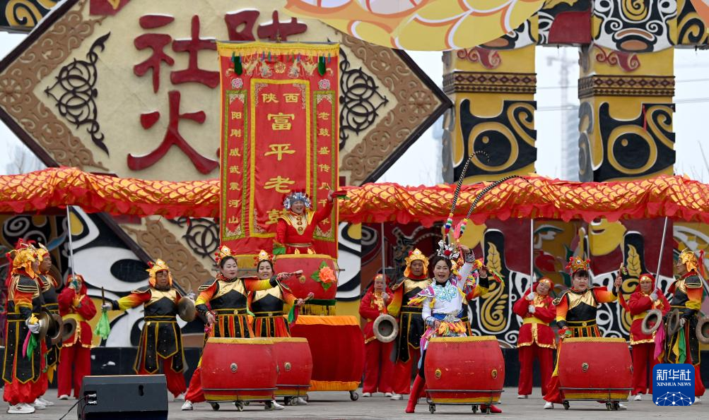 新华社记者 刘潇 摄当日是农历正月十三,来自陕西各地市的民间社火