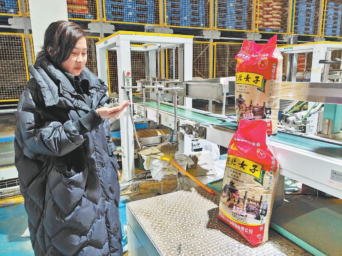 李丹把米脂小米远销全国