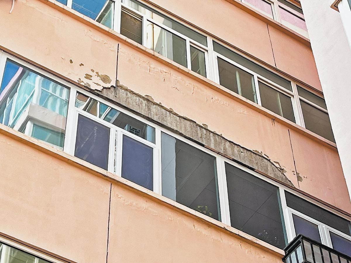 小区外墙墙皮脱落半年多未解决 榆林高新区管委会表示会妥善处理