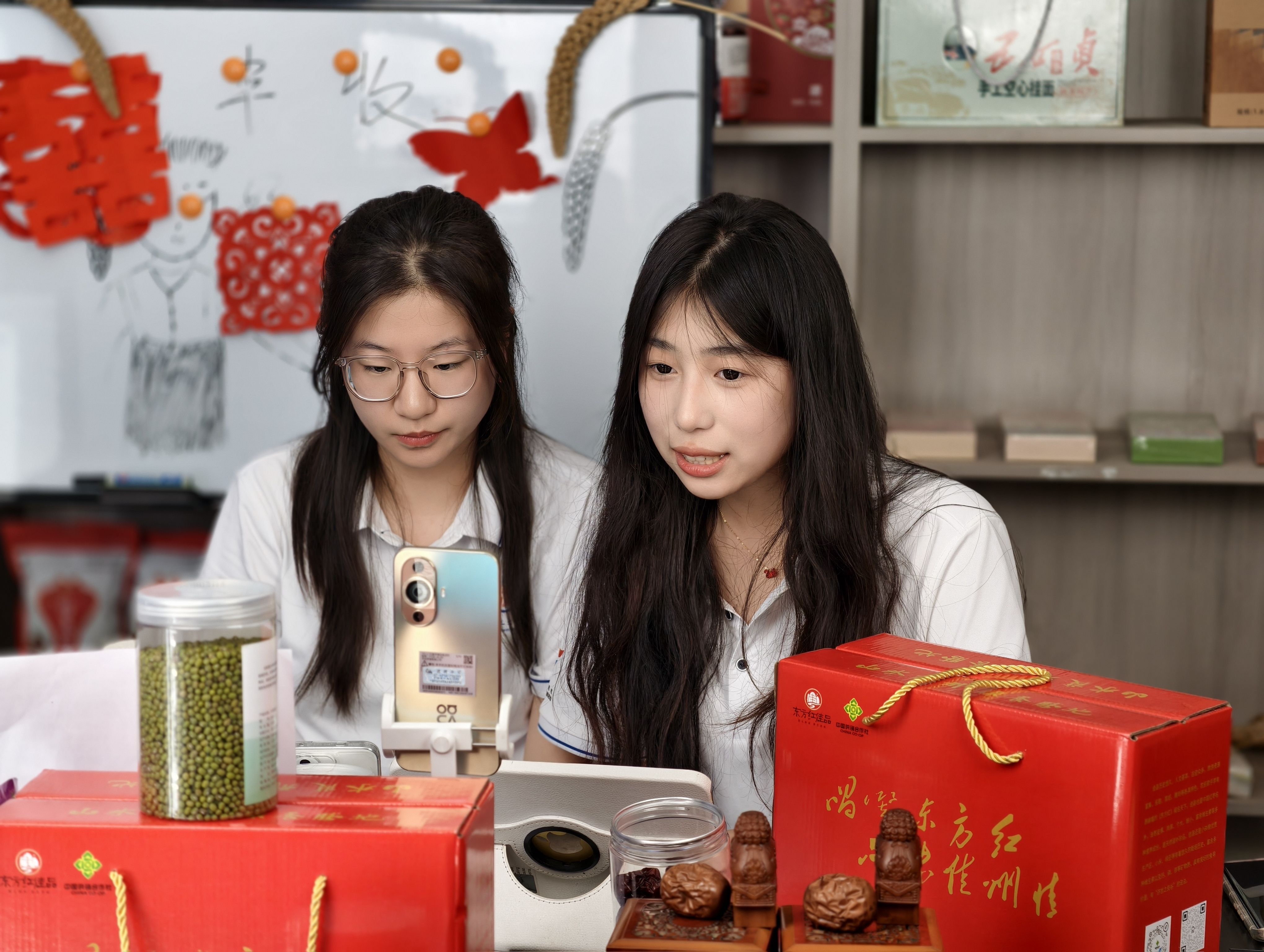 伟德bv1946官网闫学晶代言遭带货橱窗也被清空