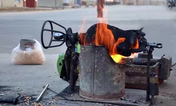 国产老式爆米花机（本文图片由作者提供）