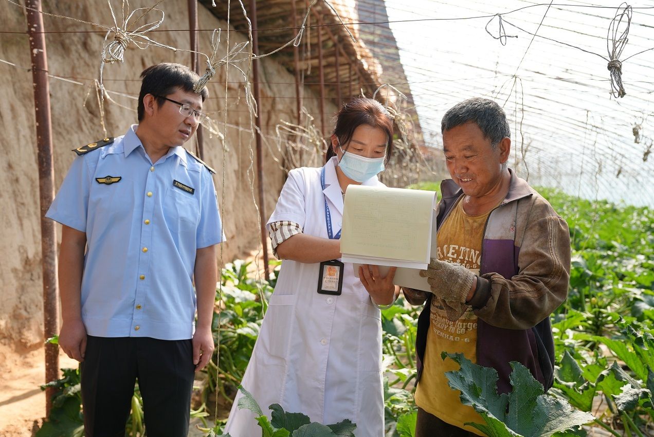 抽样农户核实抽样数量并签字