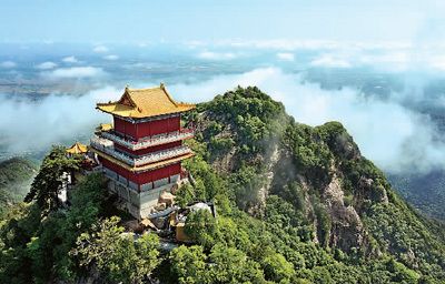 秦岭终南山南五台景区（无人机拍摄）。新华社记者 刘潇 摄