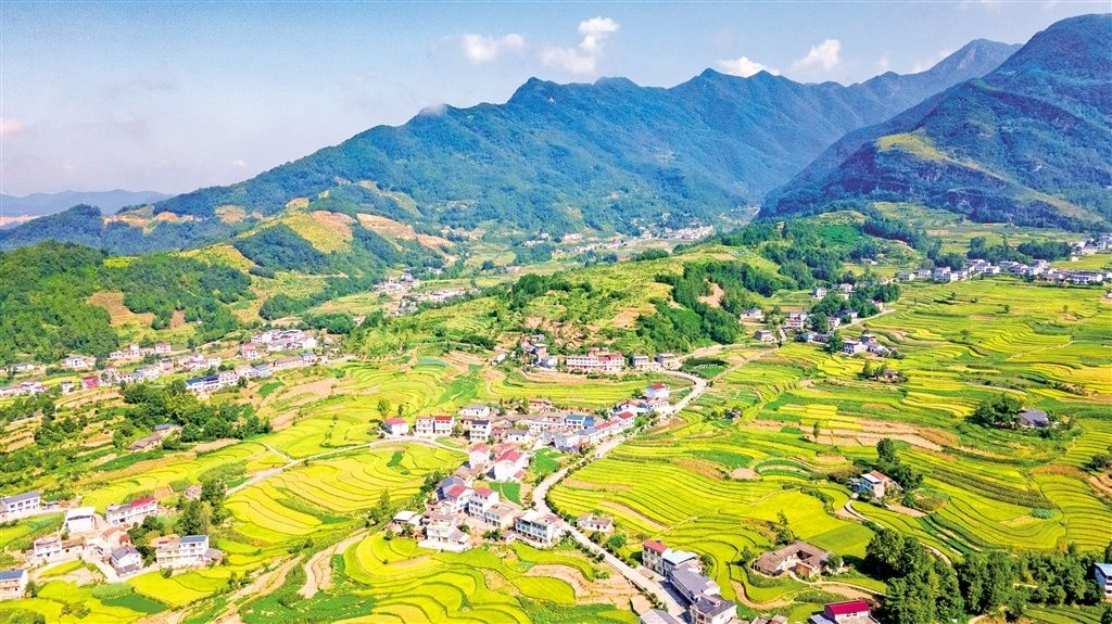 凤堰画卷。赵华斌 摄