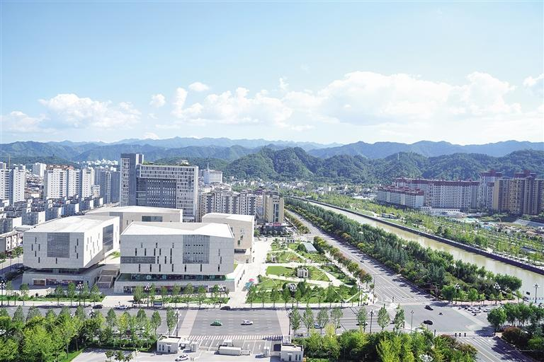 9月4日，商洛城区一角。记者 王晨曦 摄