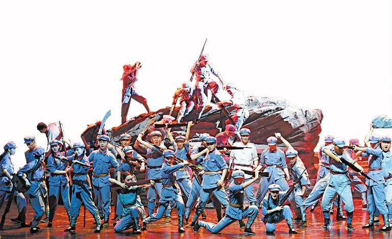 9月10日，第十届陕西省艺术节开幕式上，演员在表演《红色照金》大型交响情景组歌系列曲目《保卫照金》。记者 杜玮 摄