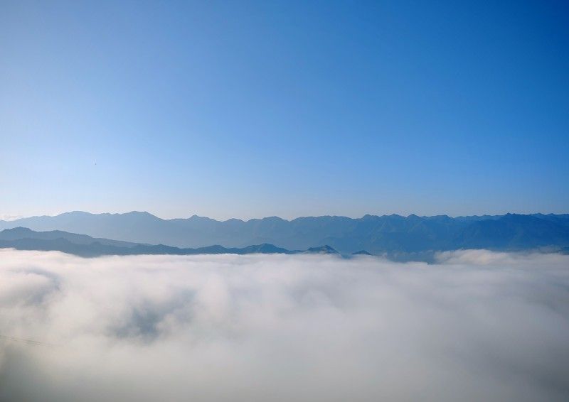 白浪平铺万里长。