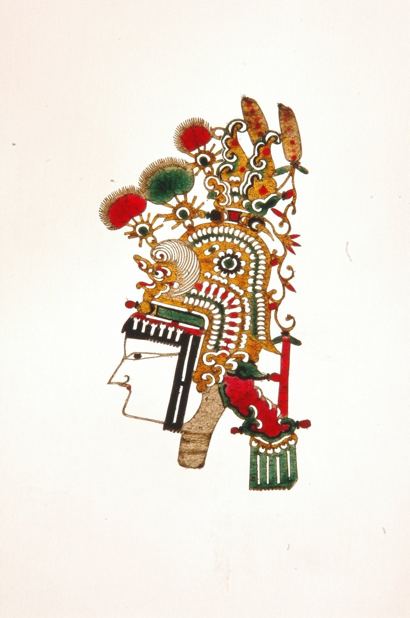 精细雕刻的皮影头部