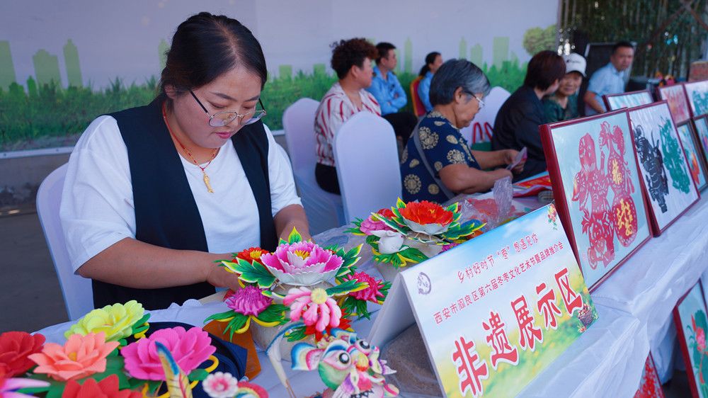 活动现场非遗展示区