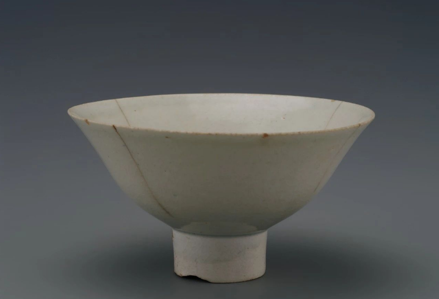 冰裂纹影青瓷碗