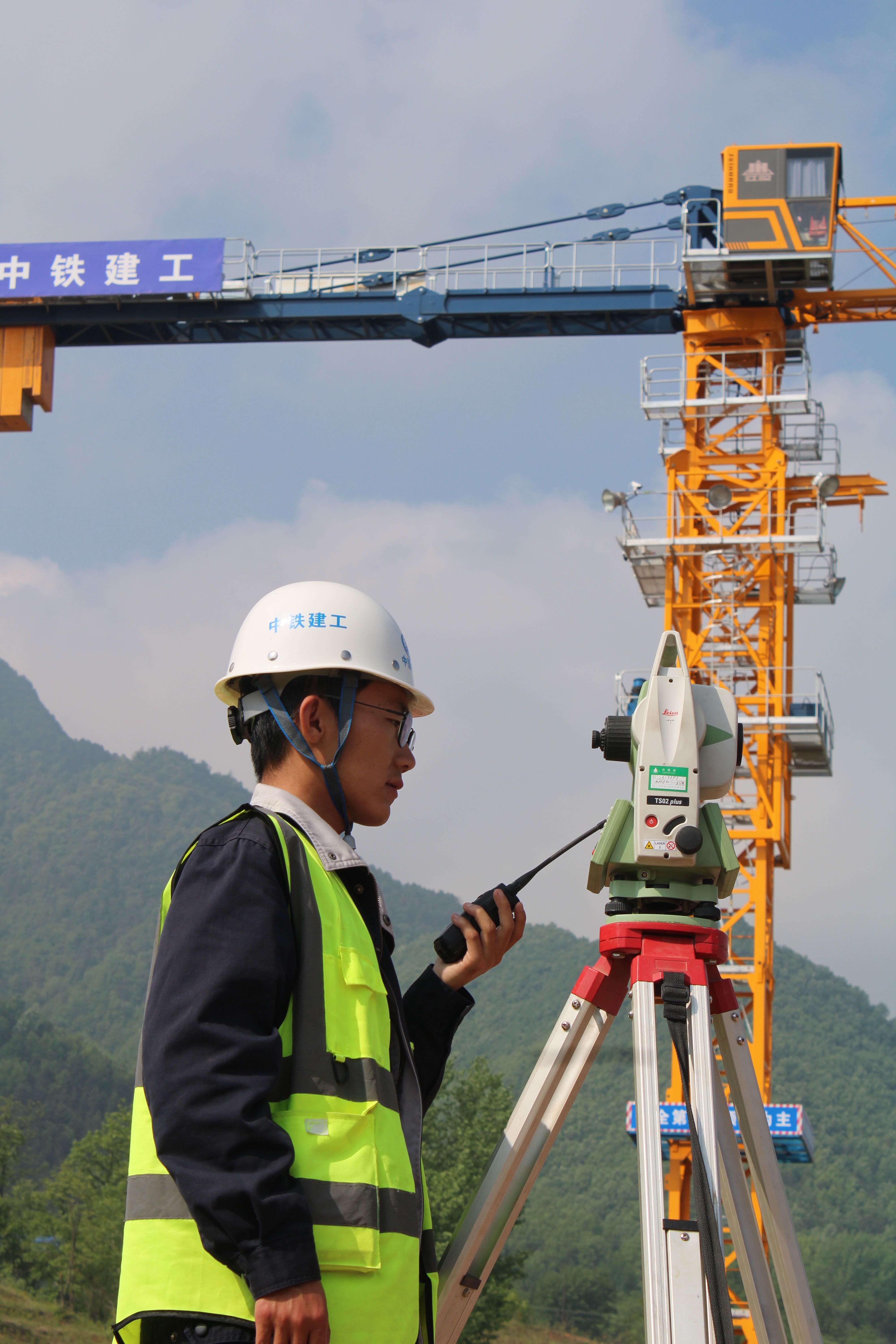 首页>战疫情(27596)>中铁建工集团西十高铁陕西段xszf-1标段项目工程