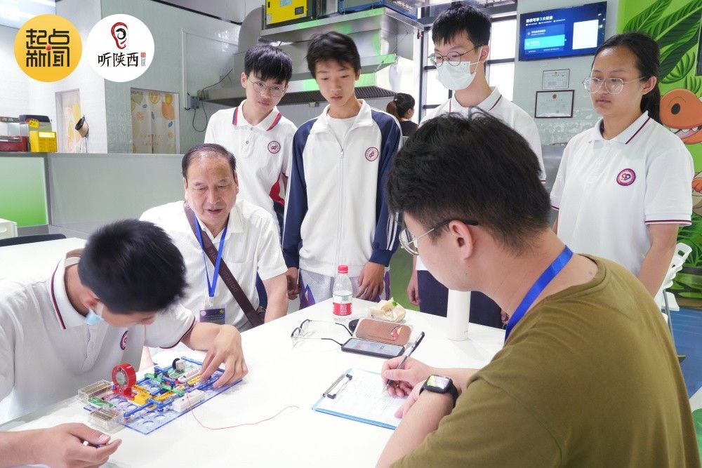 近日,省人社厅会同省科协印发《关于开展科学技术普及专业职称评审的