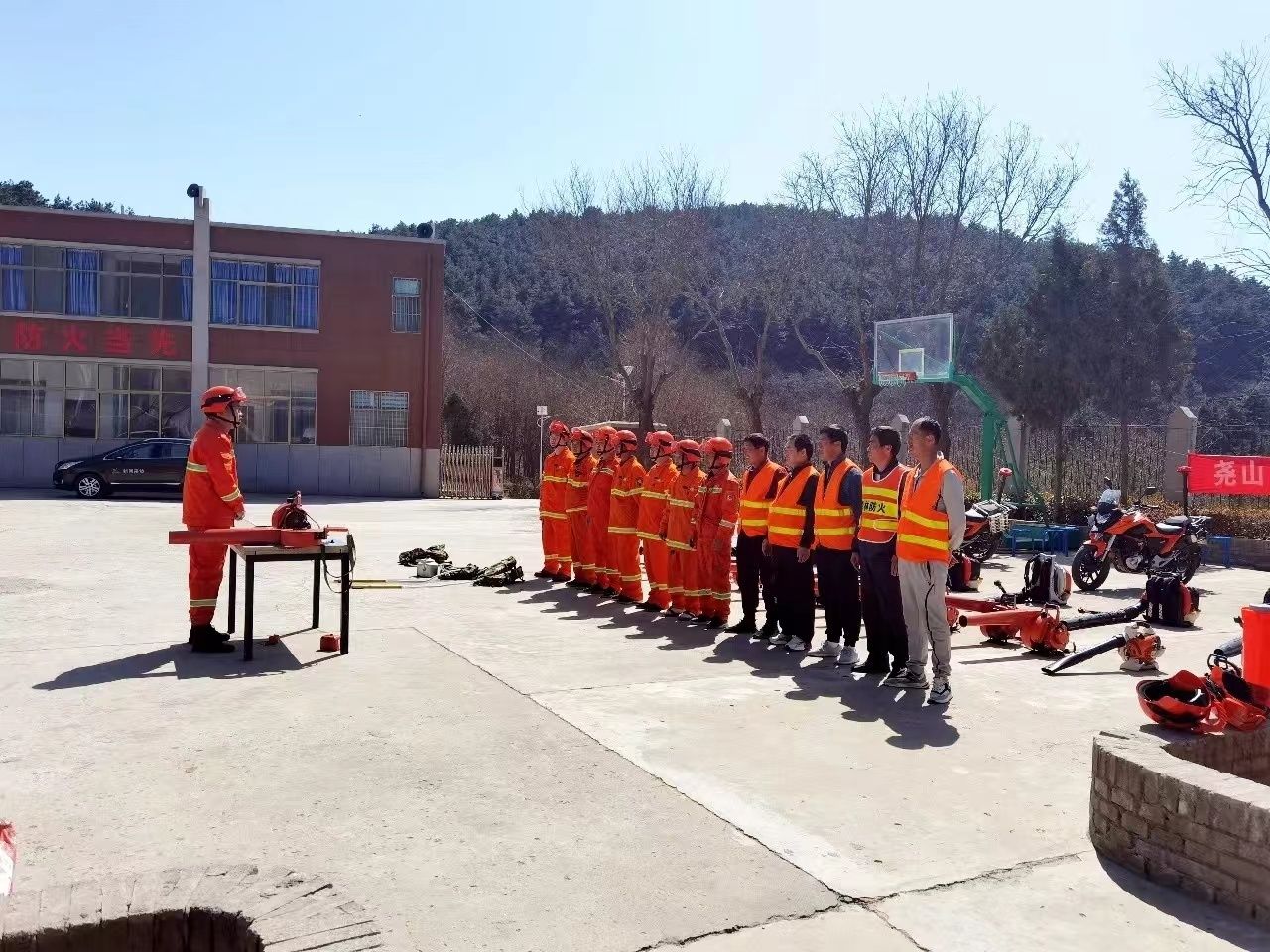 在尧山国有林场组织护林员开展防火技能培训