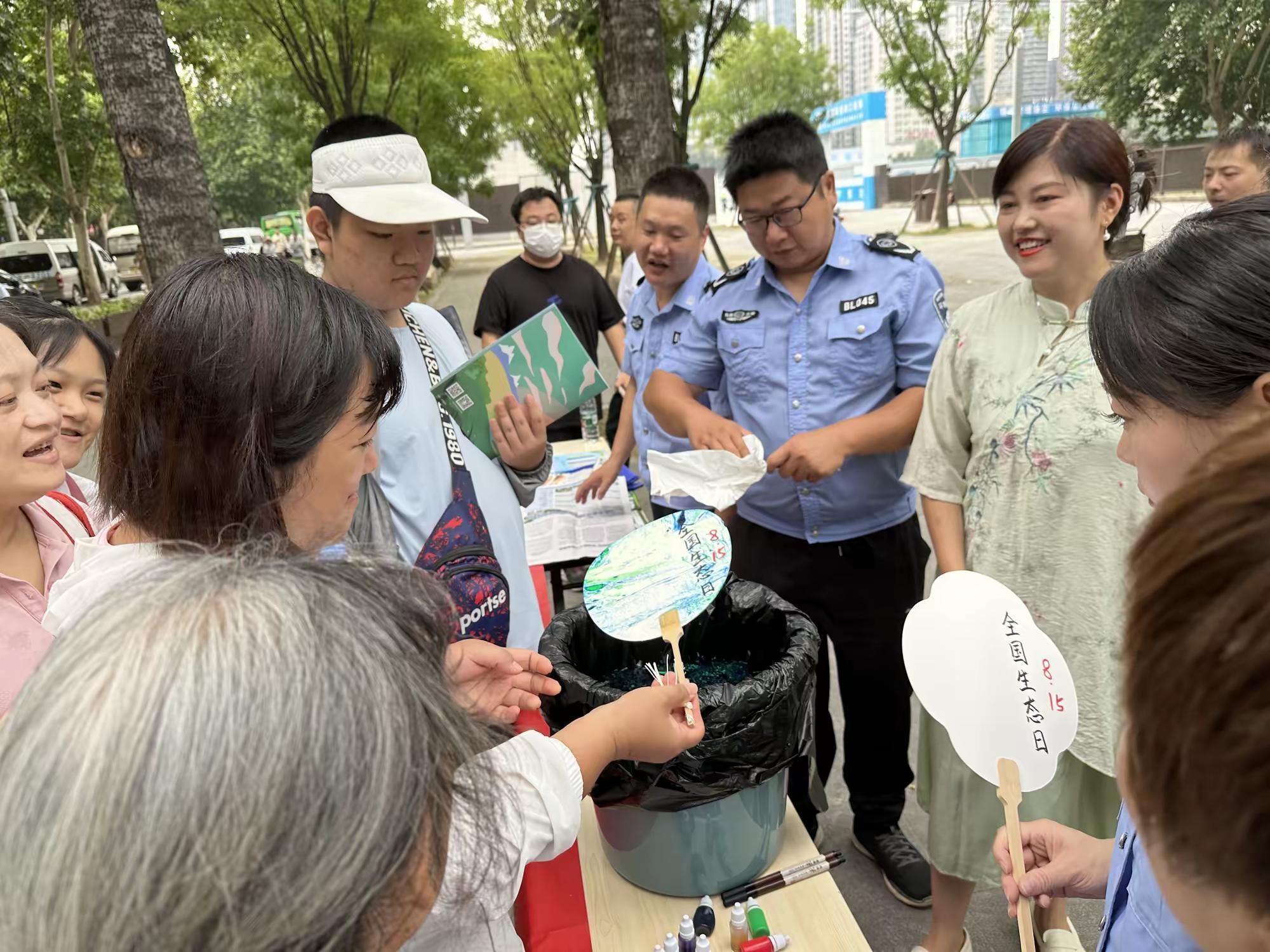 制作非遗漆扇