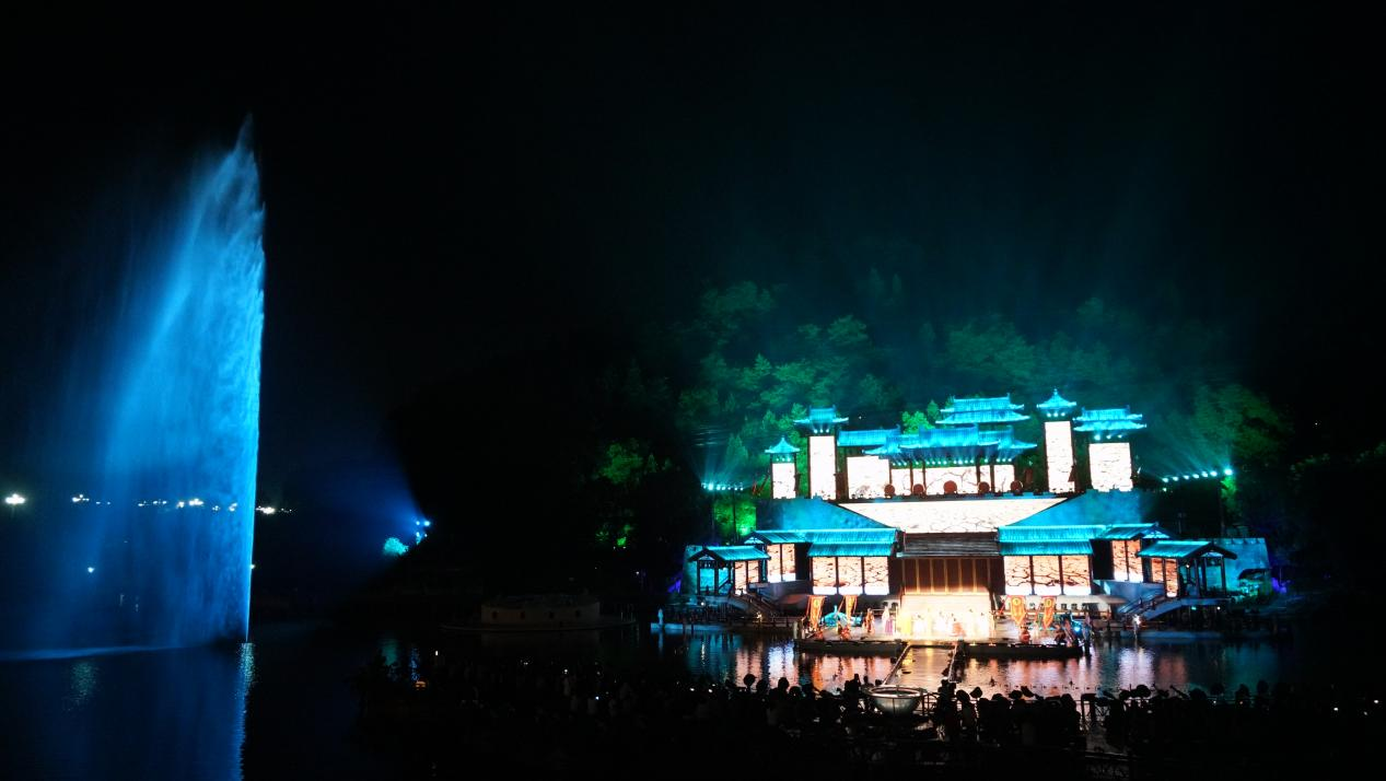 《千年九成宫》为九成宫的夜景增光添彩。